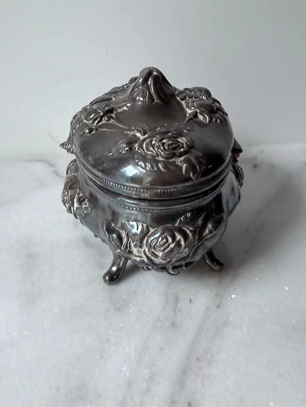 antique Rogers silverplate dresser box features an intricate Art Nouveau floral